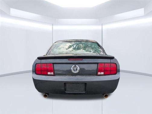 Gray 2007 Ford Mustang Deluxe