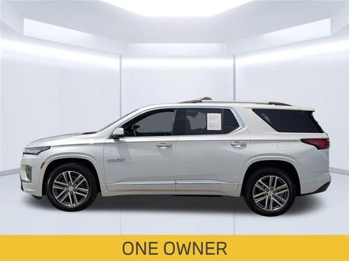 White 2023 Chevrolet Traverse High Country
