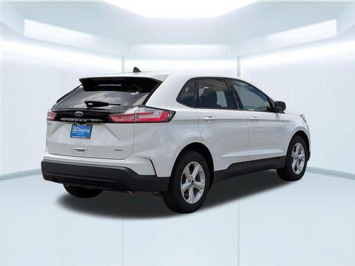 Oxford White 2022 Ford Edge SE