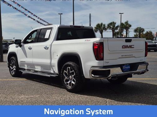 Summit White 2023 GMC Sierra 1500 SLT