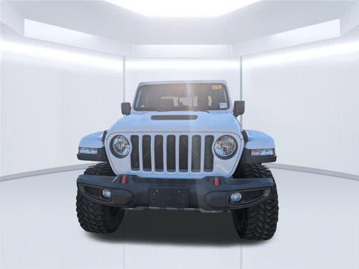 White 2023 Jeep Gladiator Mojave