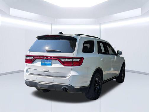 White 2023 Dodge Durango SXT