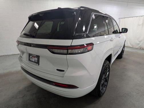 Bright White Clearcoat 2026 Jeep Grand Cherokee Summit