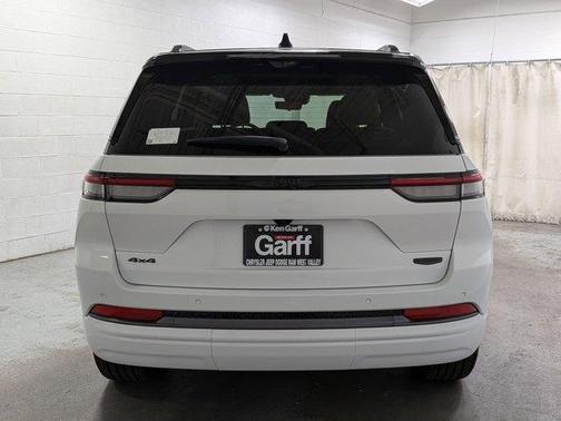 Bright White Clearcoat 2026 Jeep Grand Cherokee Summit