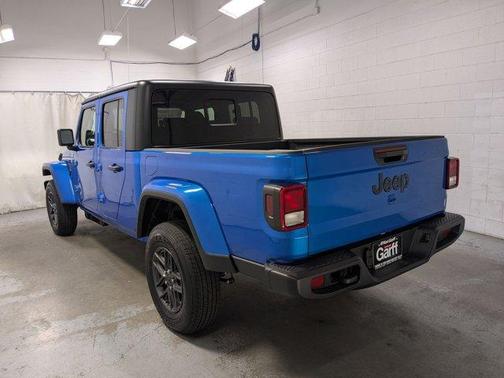 Hydro Blue Pearlcoat 2026 Jeep Gladiator Sport