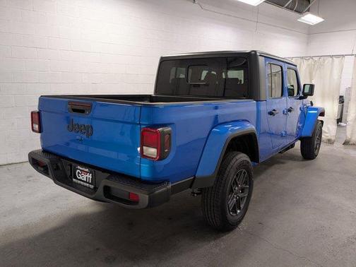 Hydro Blue Pearlcoat 2026 Jeep Gladiator Sport