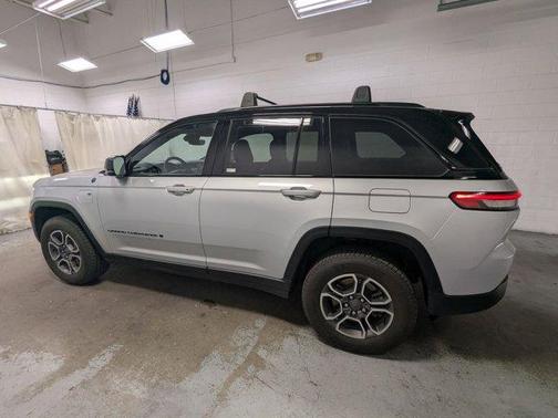 2022 Jeep Grand Cherokee 4xe Trailhawk