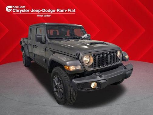 Granite Crystal Clearcoat Metallic 2025 Jeep Gladiator Sport