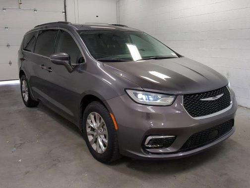 2022 Chrysler Pacifica Touring-L