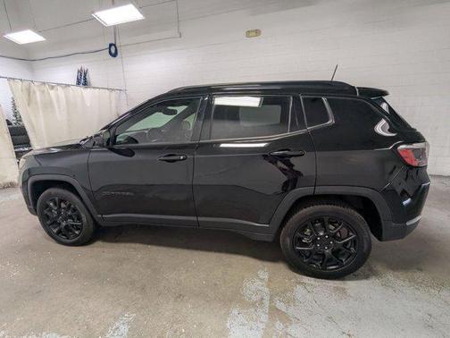 Diamond Black 2023 Jeep Compass Altitude