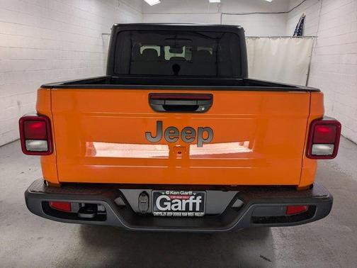 2025 Jeep Gladiator Sport