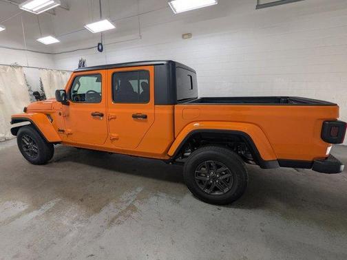 2025 Jeep Gladiator Sport