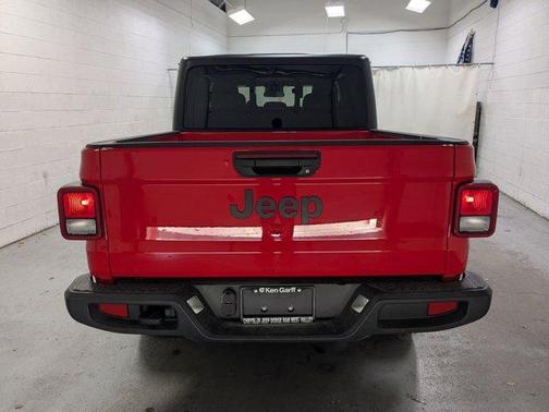 2025 Jeep Gladiator Sport