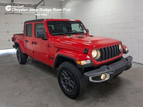 2025 Jeep Gladiator Sport