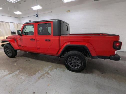 2025 Jeep Gladiator Sport