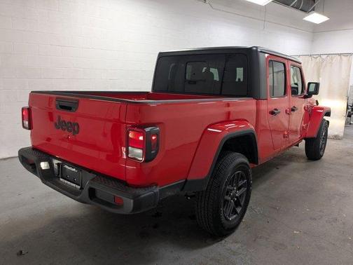 2025 Jeep Gladiator Sport