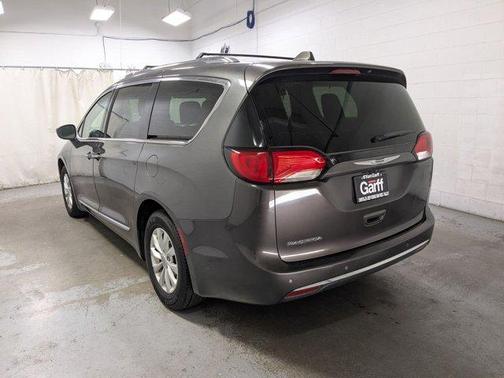 Granite Crystal Clearcoat Metallic 2018 Chrysler Pacifica Touring-L