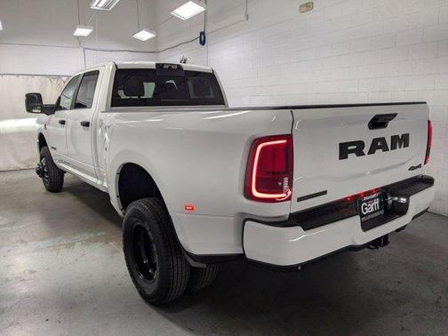 Bright White Clearcoat 2026 RAM 3500 Big Horn