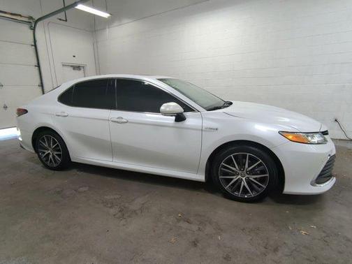 2021 Toyota Camry Hybrid XLE