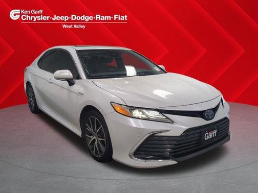 2021 Toyota Camry Hybrid XLE