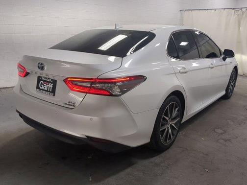 2021 Toyota Camry Hybrid XLE