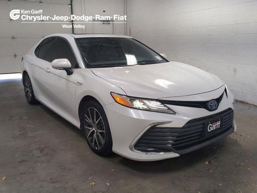2021 Toyota Camry Hybrid XLE