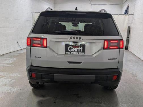 Silver Zynith Clearcoat 2026 Jeep Cherokee LAREDO/LIMITED