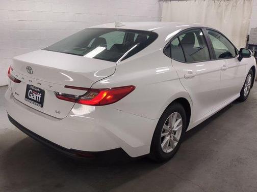Ice 2025 Toyota Camry LE