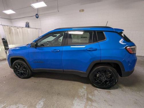 Hydro Blue Pearlcoat 2026 Jeep Compass Latitude