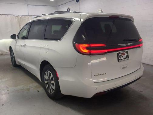 2021 Chrysler Pacifica Touring-L