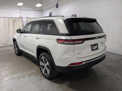 Bright White Clearcoat 2023 Jeep Grand Cherokee 4xe Base