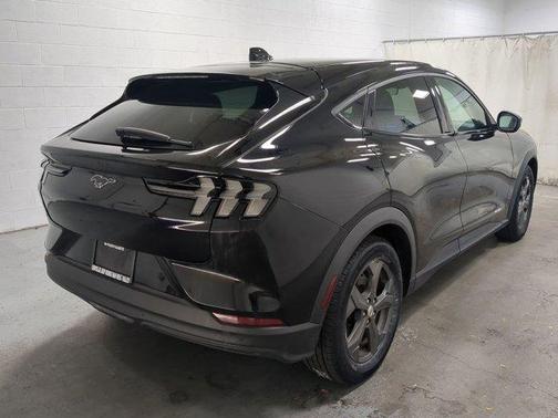 2022 Ford Mustang Mach-E Select