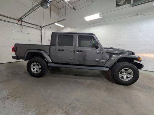 Granite Crystal Clearcoat Metallic 2020 Jeep Gladiator Overland