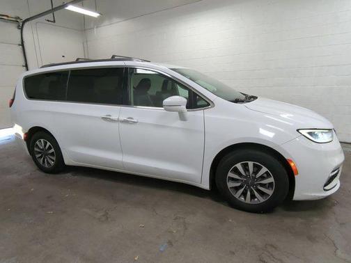 2021 Chrysler Pacifica Touring-L