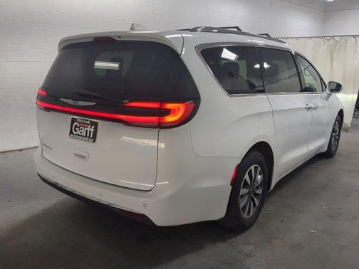 2021 Chrysler Pacifica Touring-L