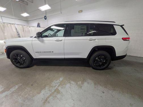 2025 Jeep Grand Cherokee L Laredo