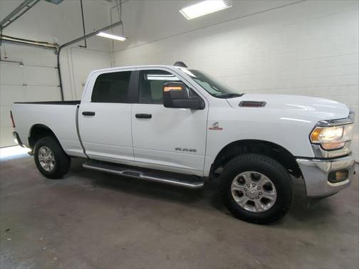 2024 RAM 2500 Big Horn Crew Cab 4x4 64' Box