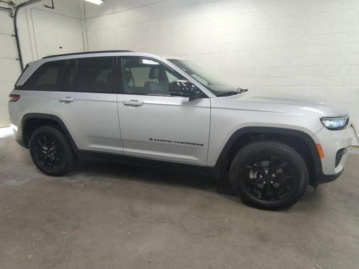 2024 Jeep Grand Cherokee Laredo