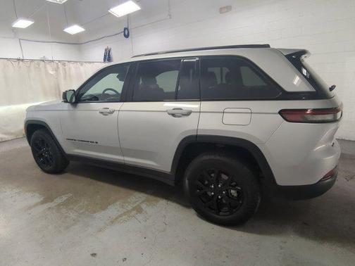2024 Jeep Grand Cherokee Laredo
