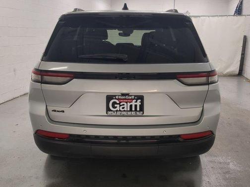 2024 Jeep Grand Cherokee Laredo