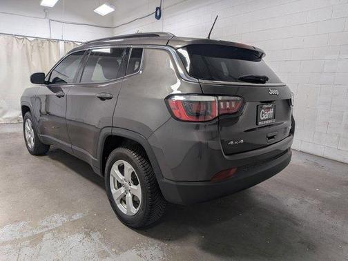 Granite Crystal Clearcoat Metallic 2018 Jeep Compass Latitude