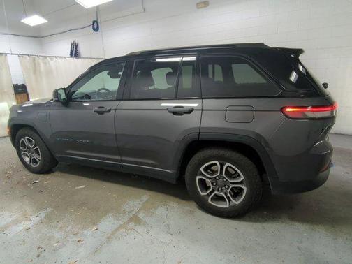 2022 Jeep Grand Cherokee 4xe Trailhawk