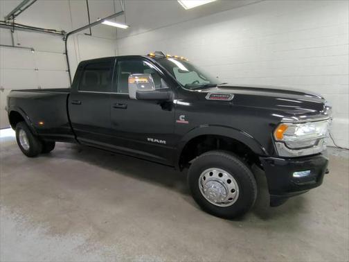 2024 RAM 3500 Limited Longhorn Crew Cab 4x4 8 Box