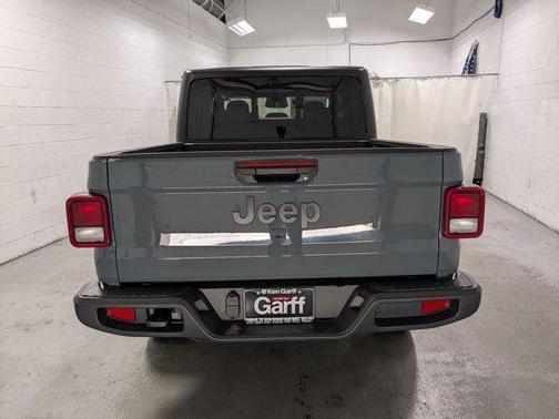 Anvil Clearcoat 2026 Jeep Gladiator Sport