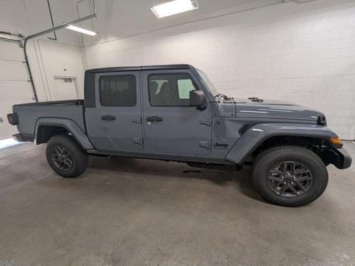 Anvil Clearcoat 2026 Jeep Gladiator Sport