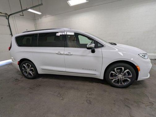 2026 Chrysler Pacifica Pinnacle