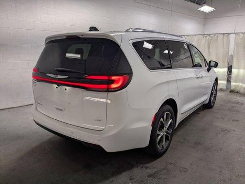 2026 Chrysler Pacifica Pinnacle