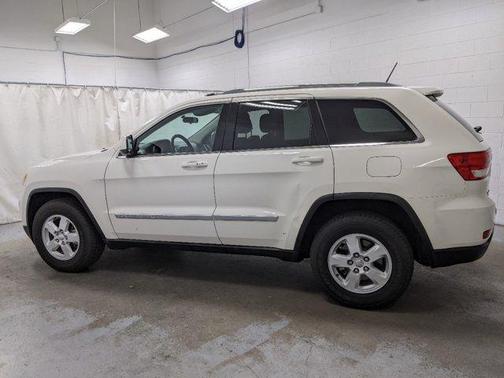 Photo 5 of 20 of 2011 Jeep Grand Cherokee Laredo