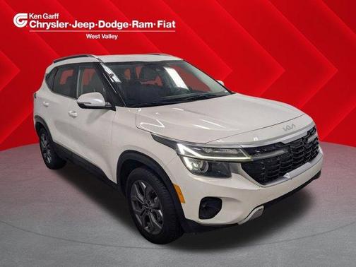 Snow White Pearl 2024 Kia Seltos S