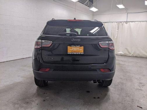 Photo 2 of 17 of 2020 Jeep Compass Altitude